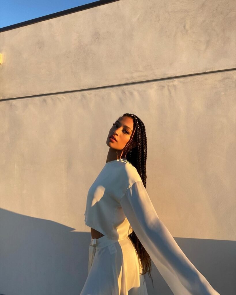 Samantha Logan : Lifestyle, Networth, Biography and more
