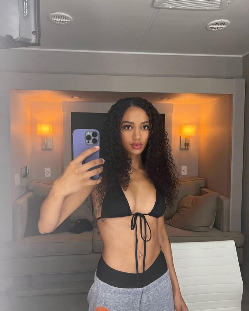 Samantha Logan : Lifestyle, Networth, Biography and more