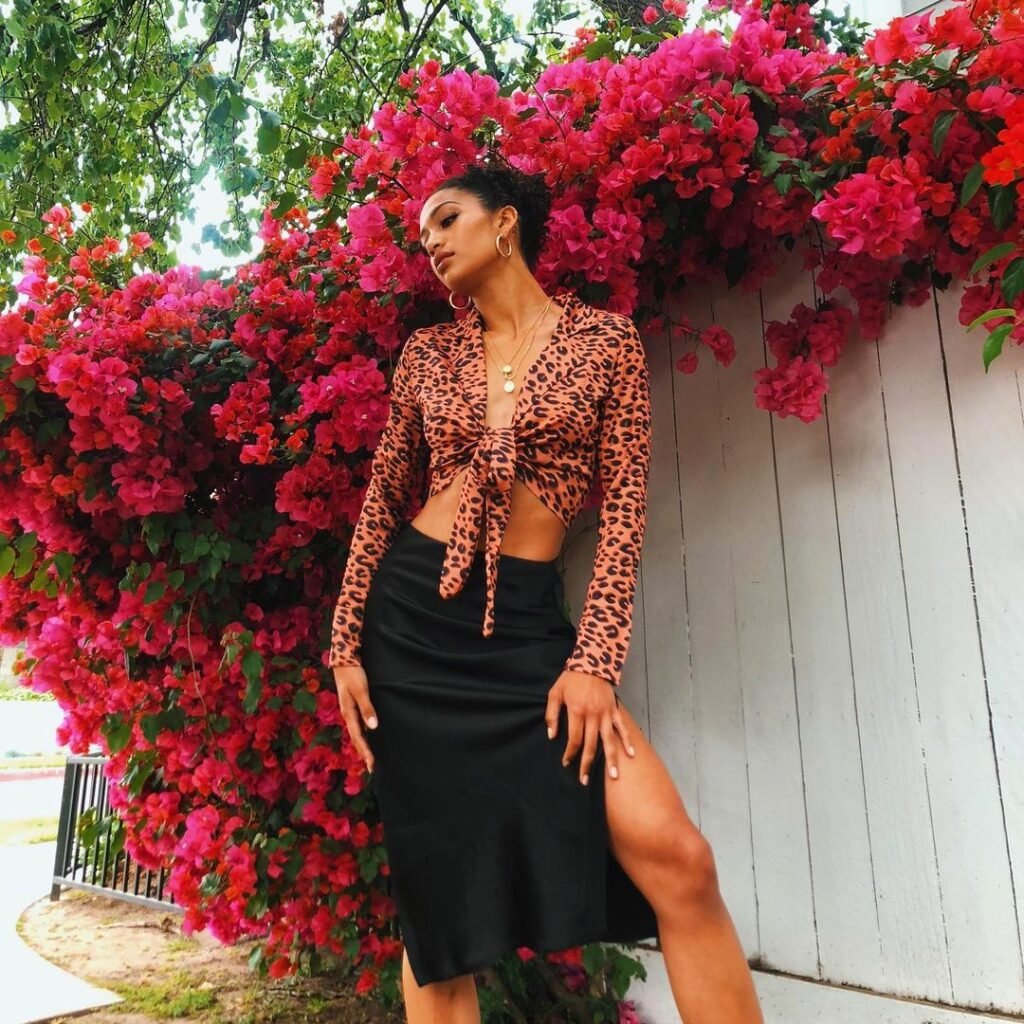 Samantha Logan : Lifestyle, Networth, Biography and more