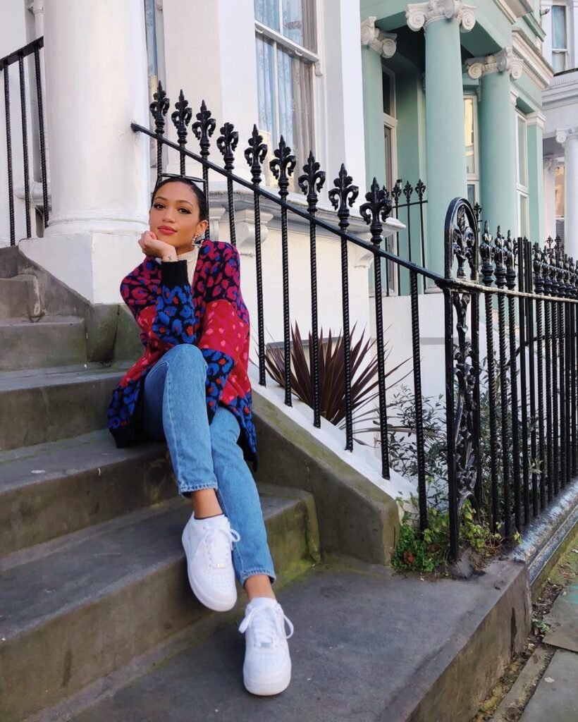 What nationality is Samantha Logan ? Know all about her Age , Career, height and more !