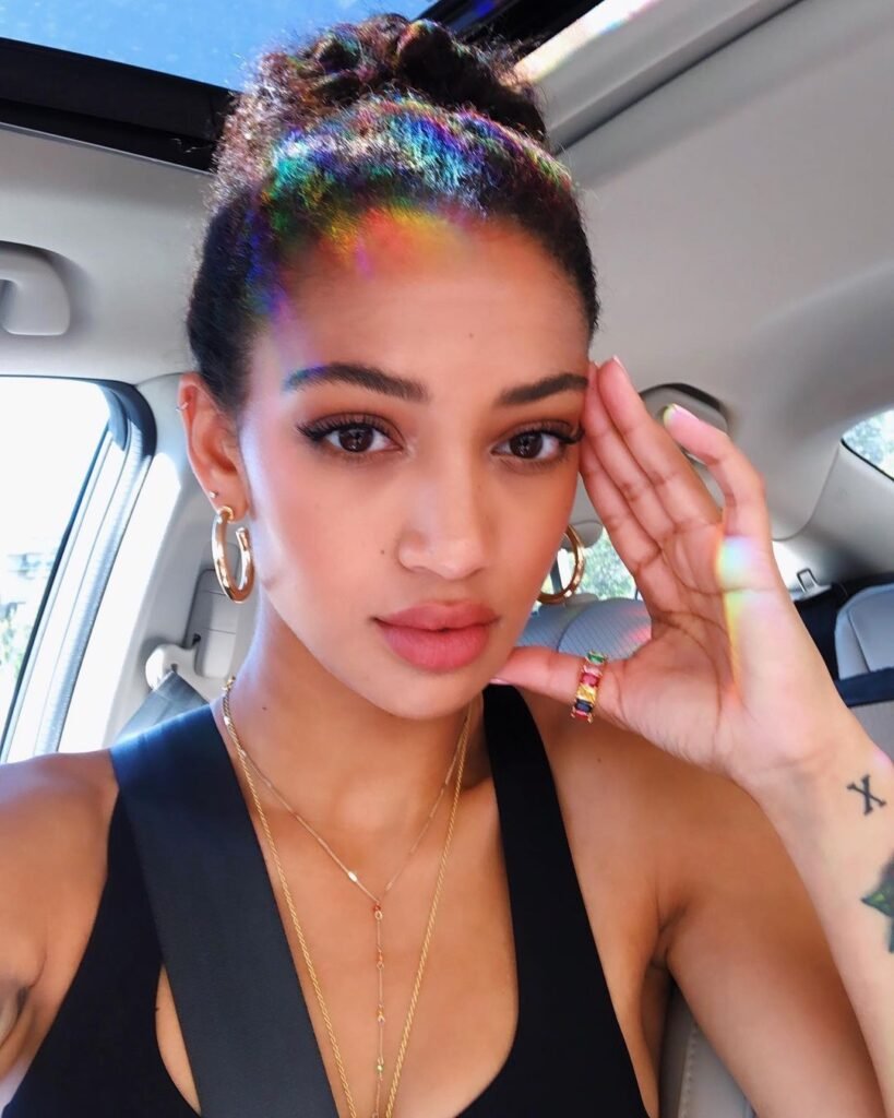 Samantha Logan : Lifestyle, Networth, Biography and more