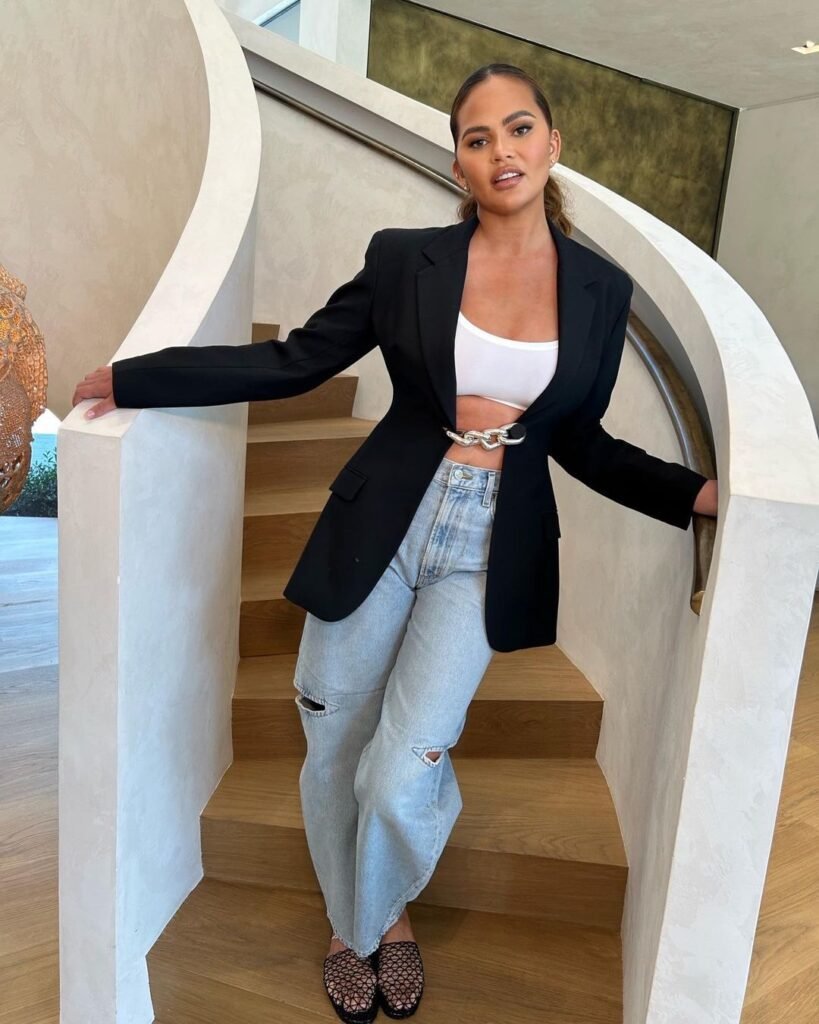 Chrissy Teigen networth: "Chrissy Teigen: From Runway to Business Mogul | Net Worth 2024"