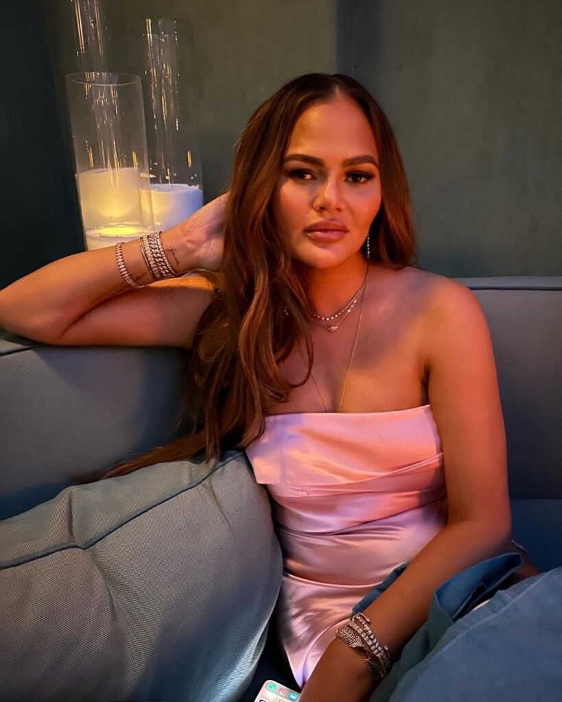 Chrissy Teigen networth: "Chrissy Teigen: From Runway to Business Mogul | Net Worth 2024"